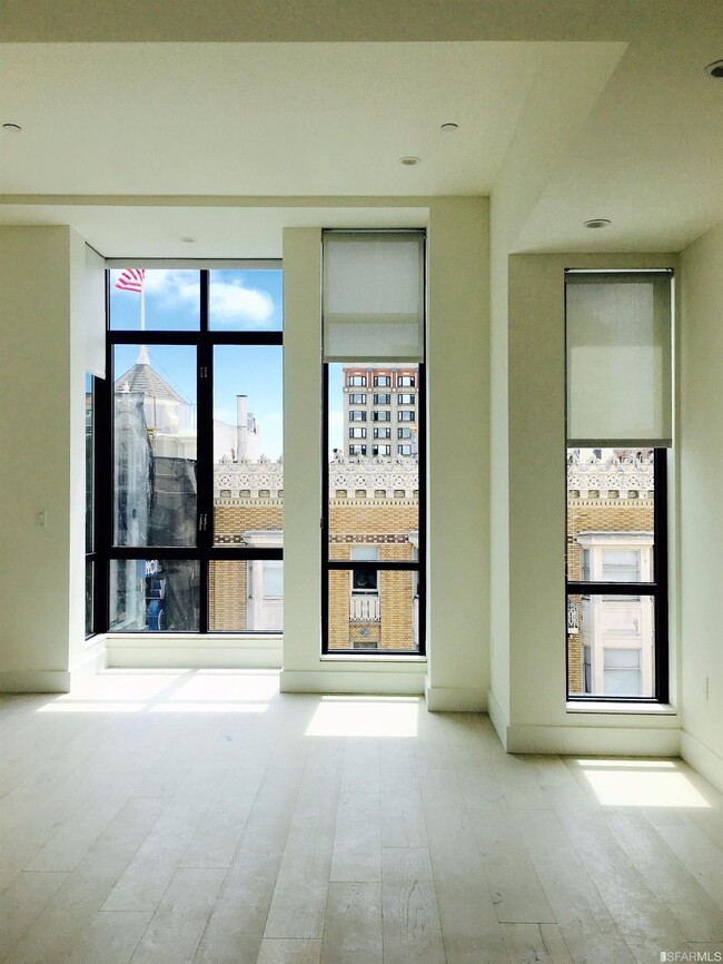 Building Photo - 832 Sutter St