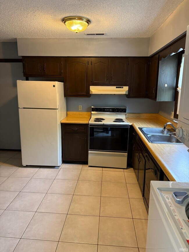Foto del edificio - 519 Villa Park Ct
