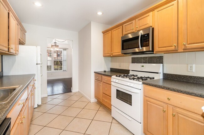 Building Photo - 3 bedroom townhouse in Carlisle