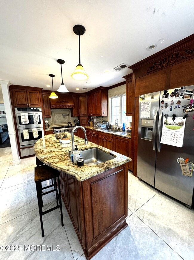 Building Photo - 3 Darien Dr