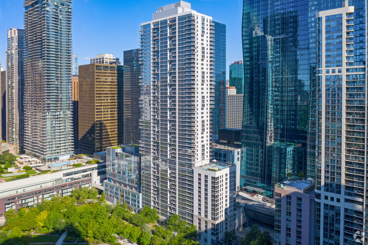 Primary Photo - The Tides at Lakeshore East