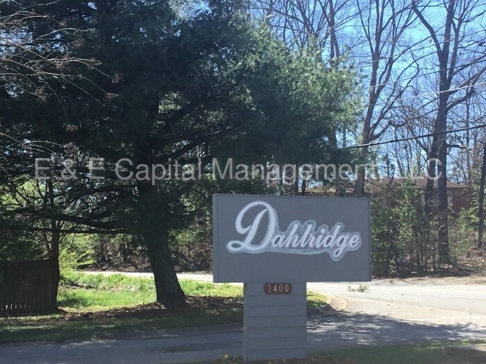 Foto principal - Move in special for this awesome Condo!