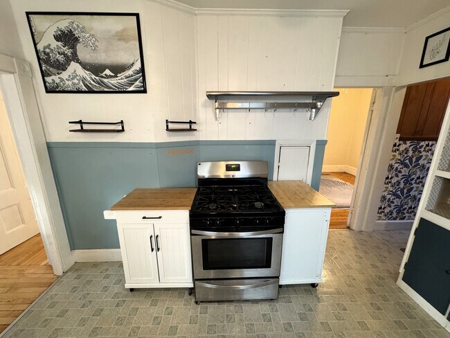 Building Photo - 377 Highland Ave