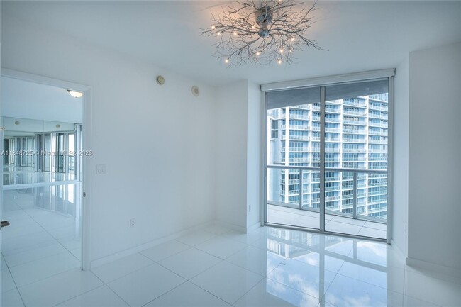 Foto del edificio - 495 Brickell Ave