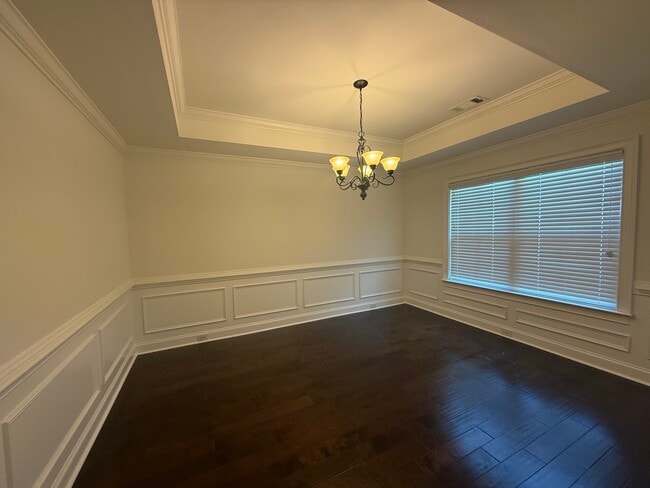 Building Photo - 2423 Deer Run Ct