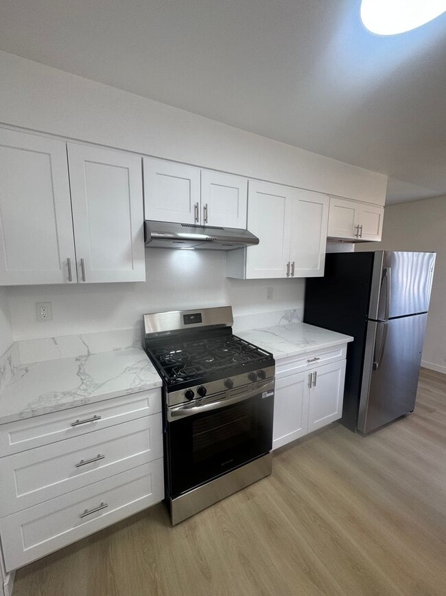 Photo - 10541 Sycamore Ave Apartment