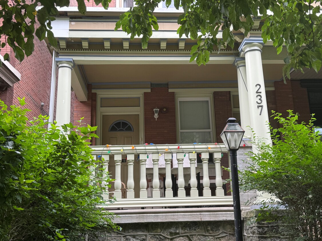 Primary Photo - 237 S 46th St