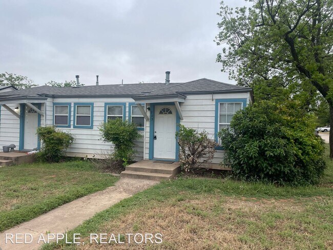 Building Photo - 1 br, 1 bath House - 203 College Dr