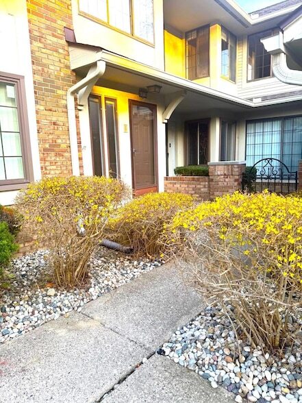 Foto del edificio - 6979 Pebble Creek Woods Dr