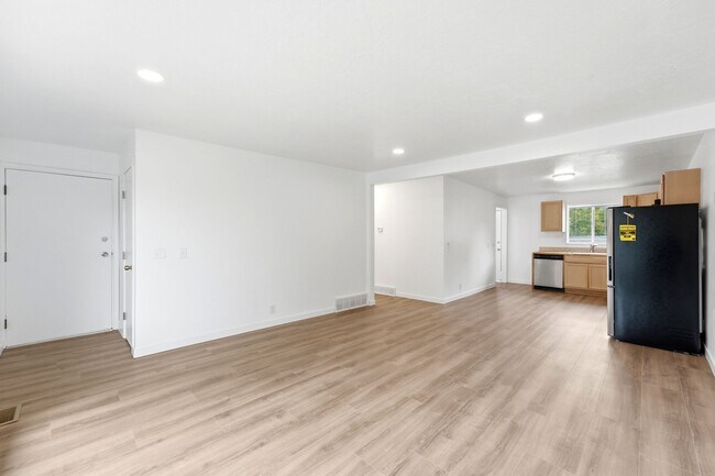 Building Photo - 4523 S 600 E