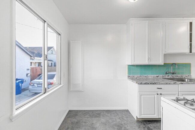 Foto del edificio - 725 Spence St