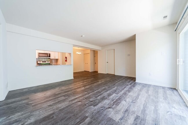 Building Photo - The Landings Apartment Homes