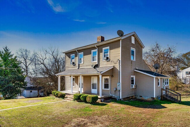 Foto del edificio - 104 Drugstore St