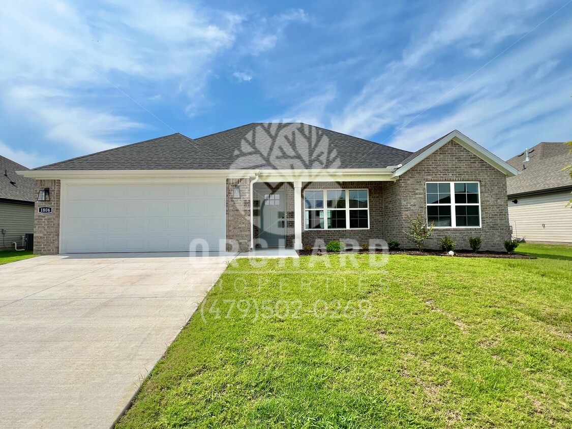 Foto principal - Siloam Springs- Single-Family Home- Spacio...
