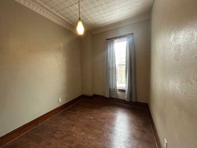 Building Photo - Charming One Bedroom Apartment in Downtown Grove City