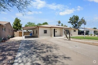 Building Photo - 5742 N 12th Pl