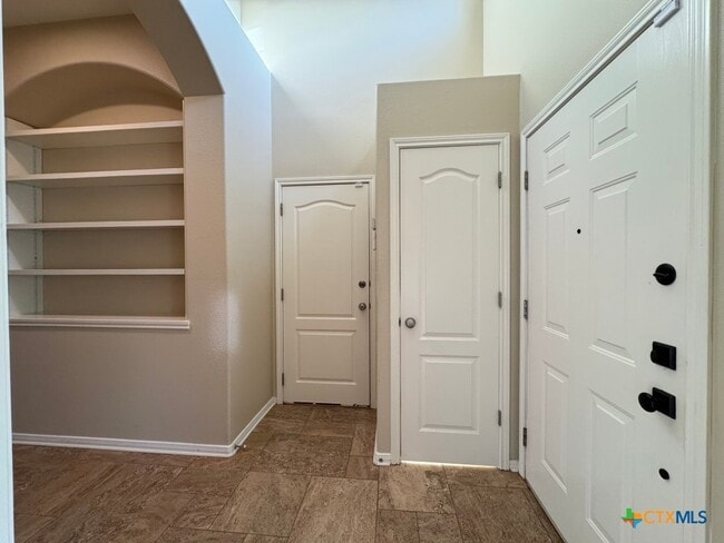 Building Photo - 318 Silverado Trail