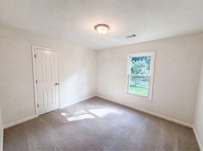 Building Photo - 846 Georgetown Dr
