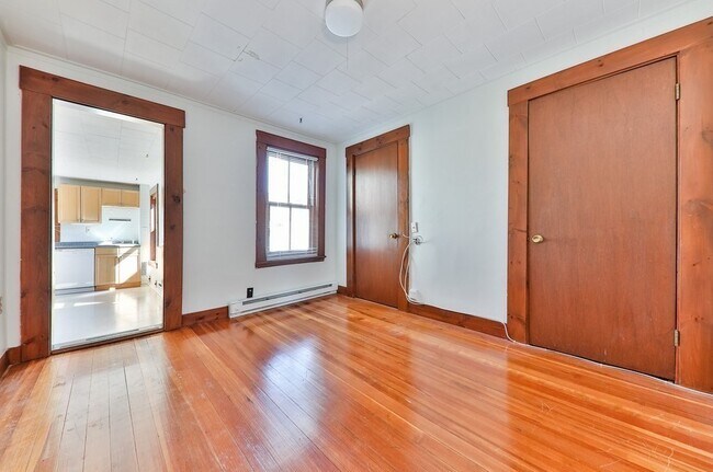 Foto del edificio - 443 W 4th St