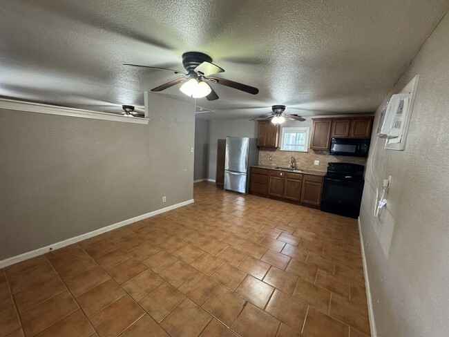 Building Photo - 103 Bernice Dr