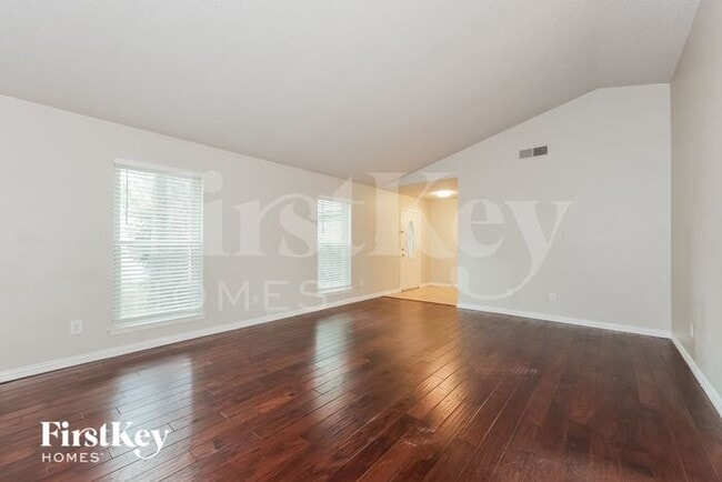 Building Photo - 1800 Chittam Dr