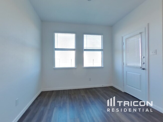 Foto del edificio - 932 Skytop Dr