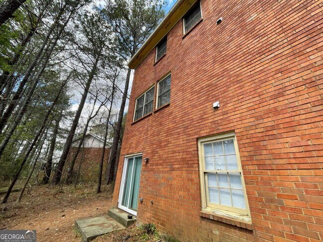 Building Photo - 3531 Southgate Way SE
