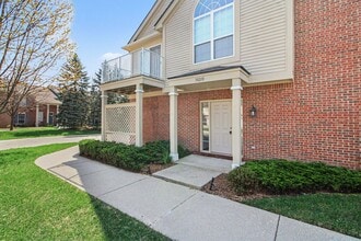Building Photo - 30210 Chesapeake Cir