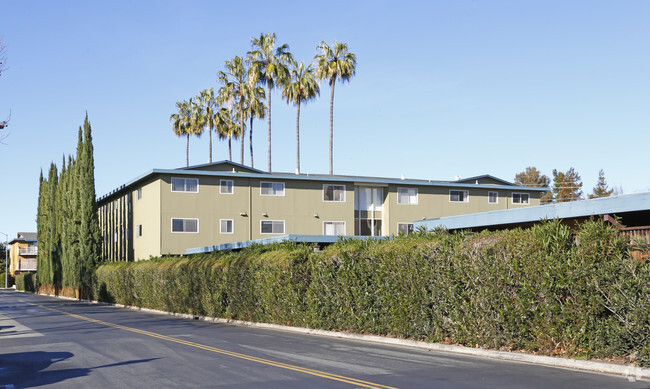 Pruneridge Plaza Apartaments - Palms at the Pruneyard