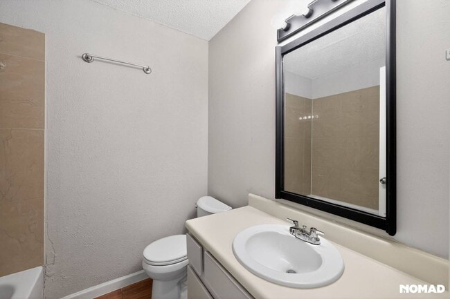 Building Photo - 1600 W Braker Ln