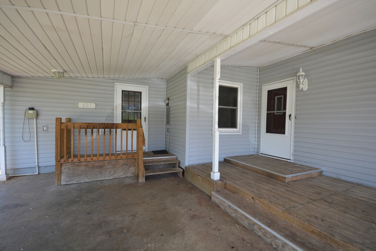 Primary Photo - Beautiful 3 bedroom home in the Kickapoo S...