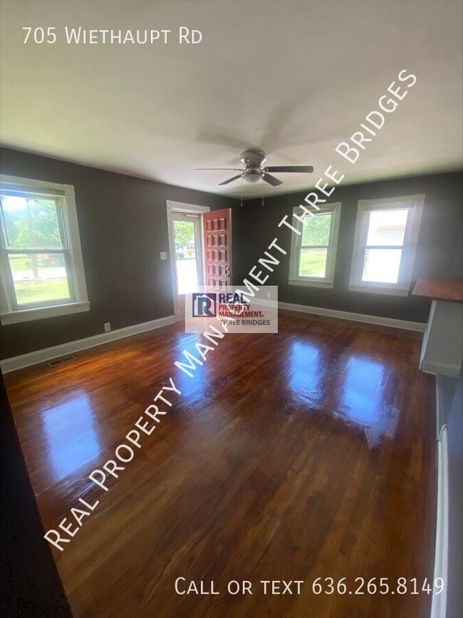 Foto del edificio - 705 Wiethaupt Rd