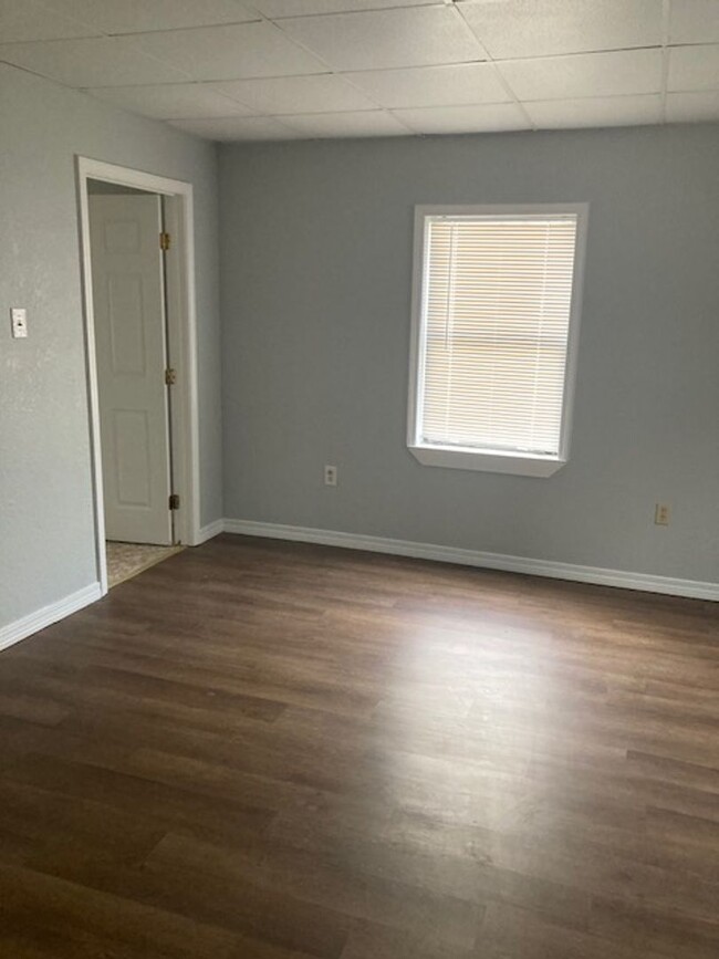 Building Photo - Pascagoula 2 Bedroom