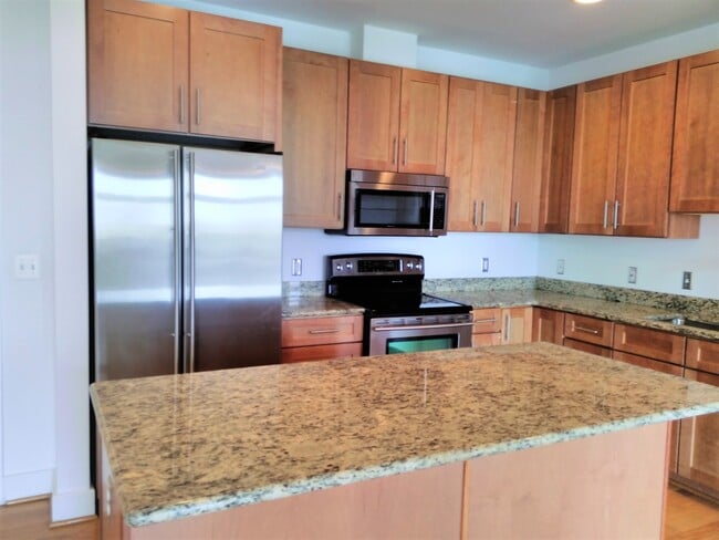 Building Photo - 2772 Lighthouse Point E