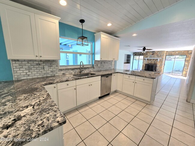 Building Photo - 280 Sandy Run