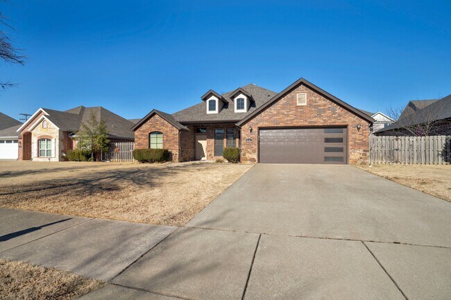 Foto del edificio - Stunning 4 Bed 2 Bath Home close to Elm Springs Walmart!