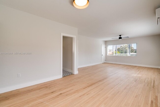 Foto del edificio - 2922 S Le Jeune Rd