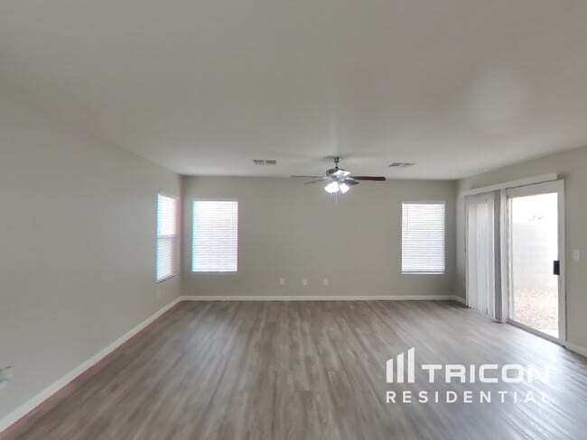 Foto del edificio - 8974 Spring Peeper Ave