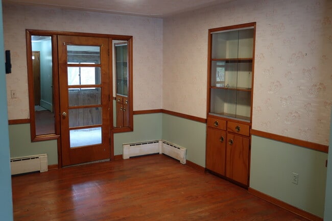 Building Photo - 3044 Kalamazoo Ave SE