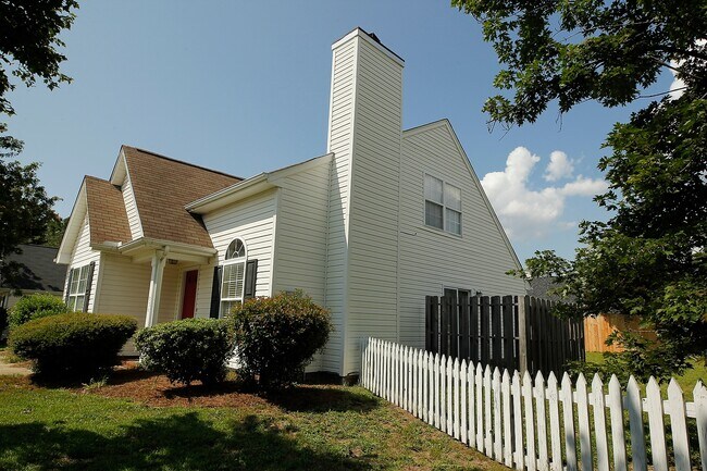 Great Location - 530 Chisolm Way