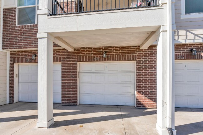 Building Photo - 1747 N Exchange Park Rd