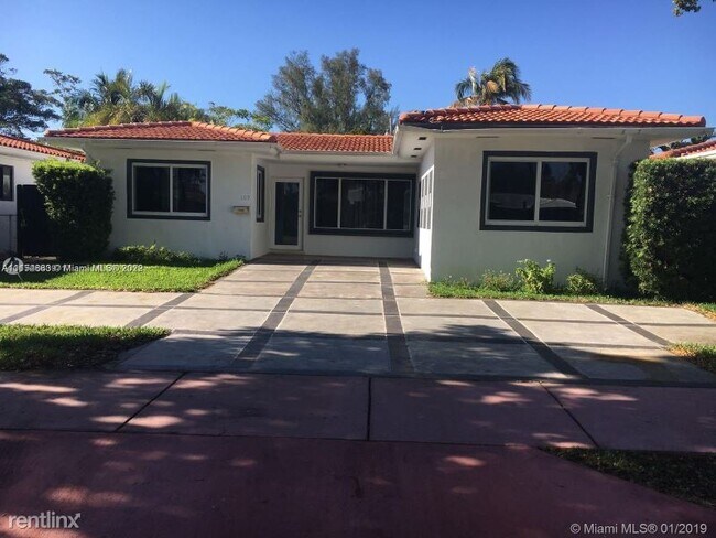 Foto del edificio - 3 br, 2 bath House - 1319 71st St