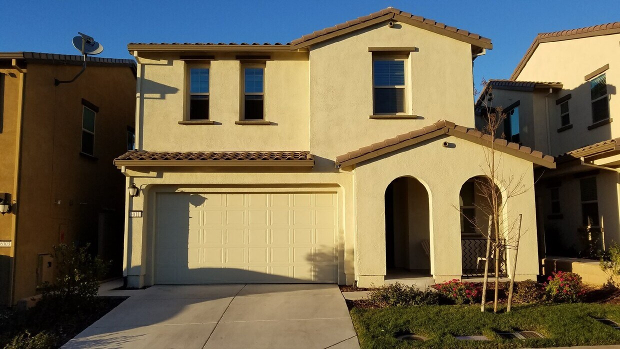 Primary Photo - 6011 Terra Ln
