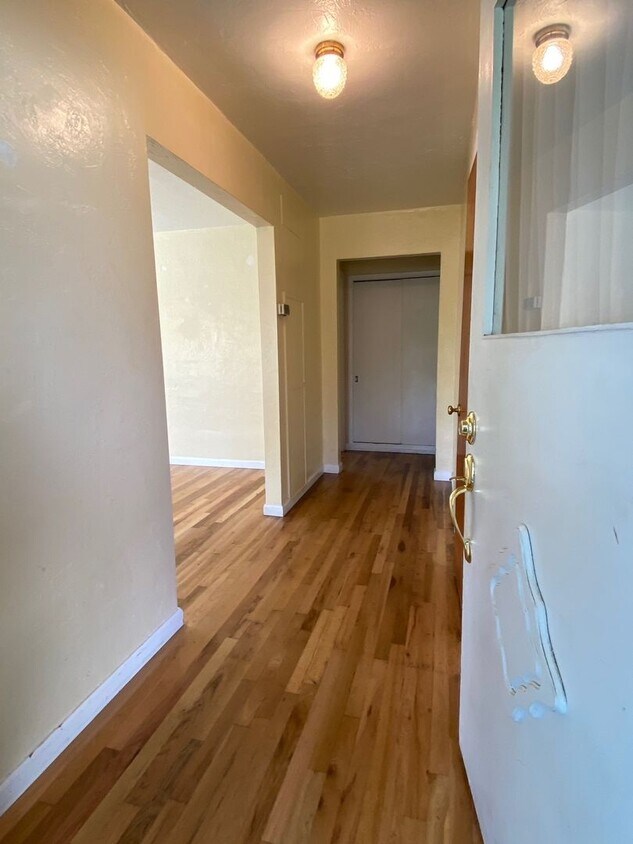 Foto principal - 325 S Hazel St