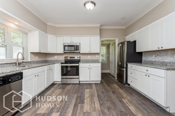 Building Photo - 3143 High Ridge Rd
