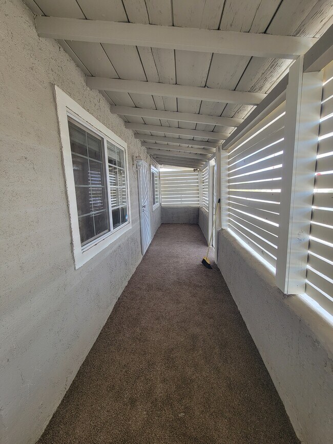 Foto del edificio - 6614 Tamarisk Ave