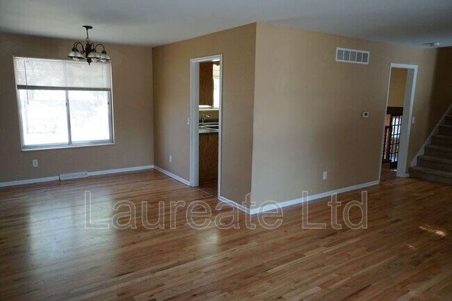 Photo - 1853 S Oakland St House