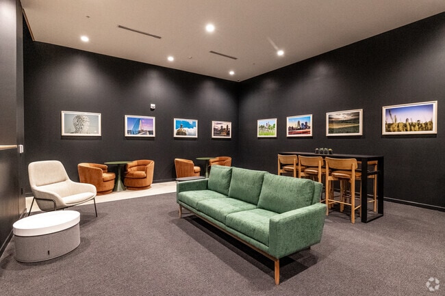 Interior Photo - 418 East Grand