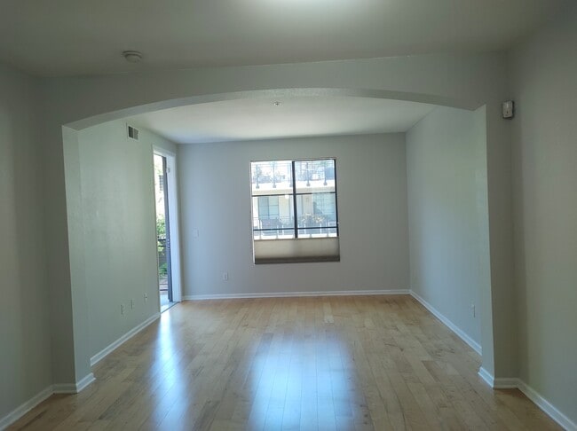 Building Photo - 800 N 8th St