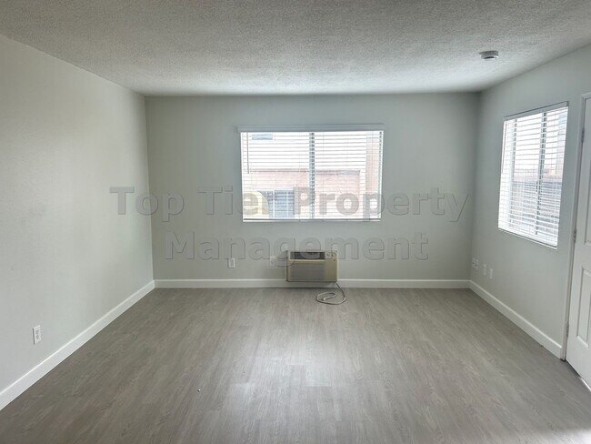 Building Photo - **Spring Valley 2 bed / 1.5 bath Condo - C...